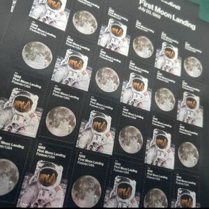 American permanent stamps landed on the moon in 2019, 5 editions, a total of 100